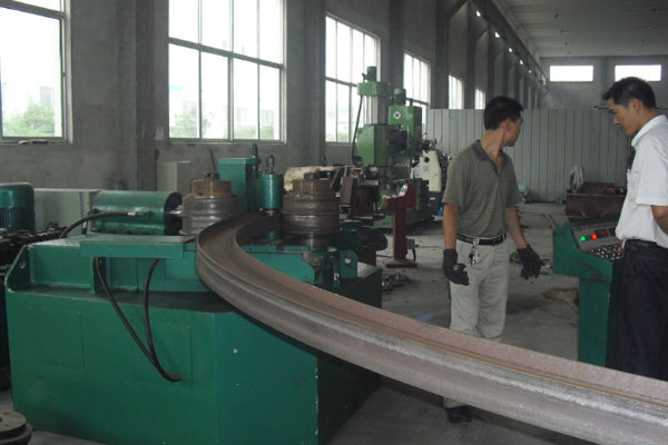 還不了解型材卷圓機進行法蘭冷彎卷制的注意點嗎？