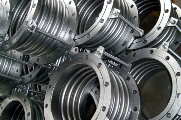 了解法蘭成型機的使用注意事項